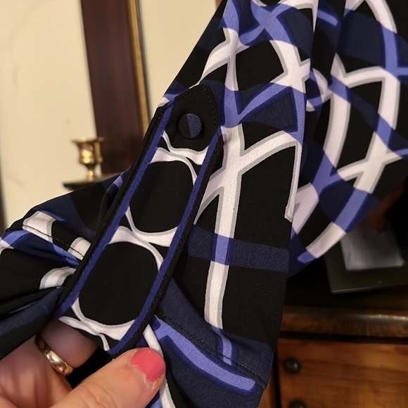 AXCESS Black/Blue/Gray/White Design Deep V-Neck Dress w/Tie Belt, Sz Large, EUC. - Picture 6 of 10